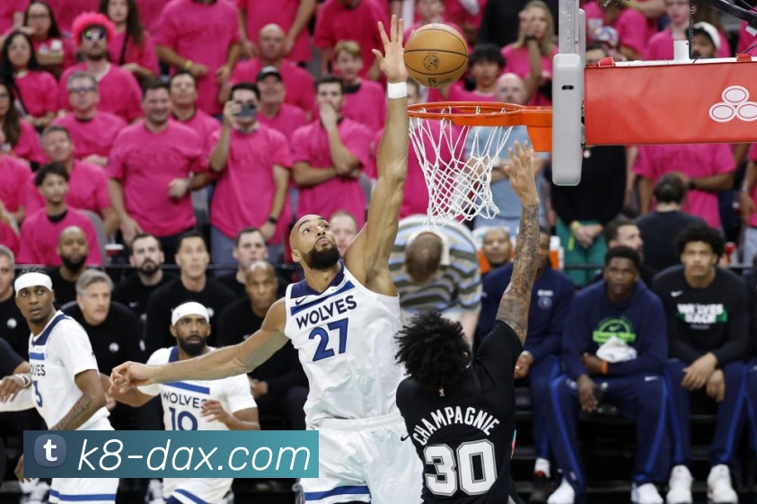 詹姆斯创生涯第二差纪录 马刺新星跻身NBA历史第二人